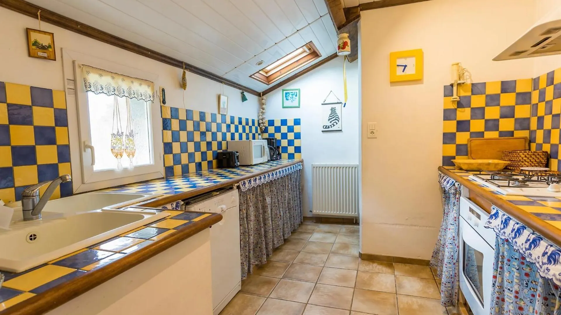 Gite Enzo Cabanes  Holiday home